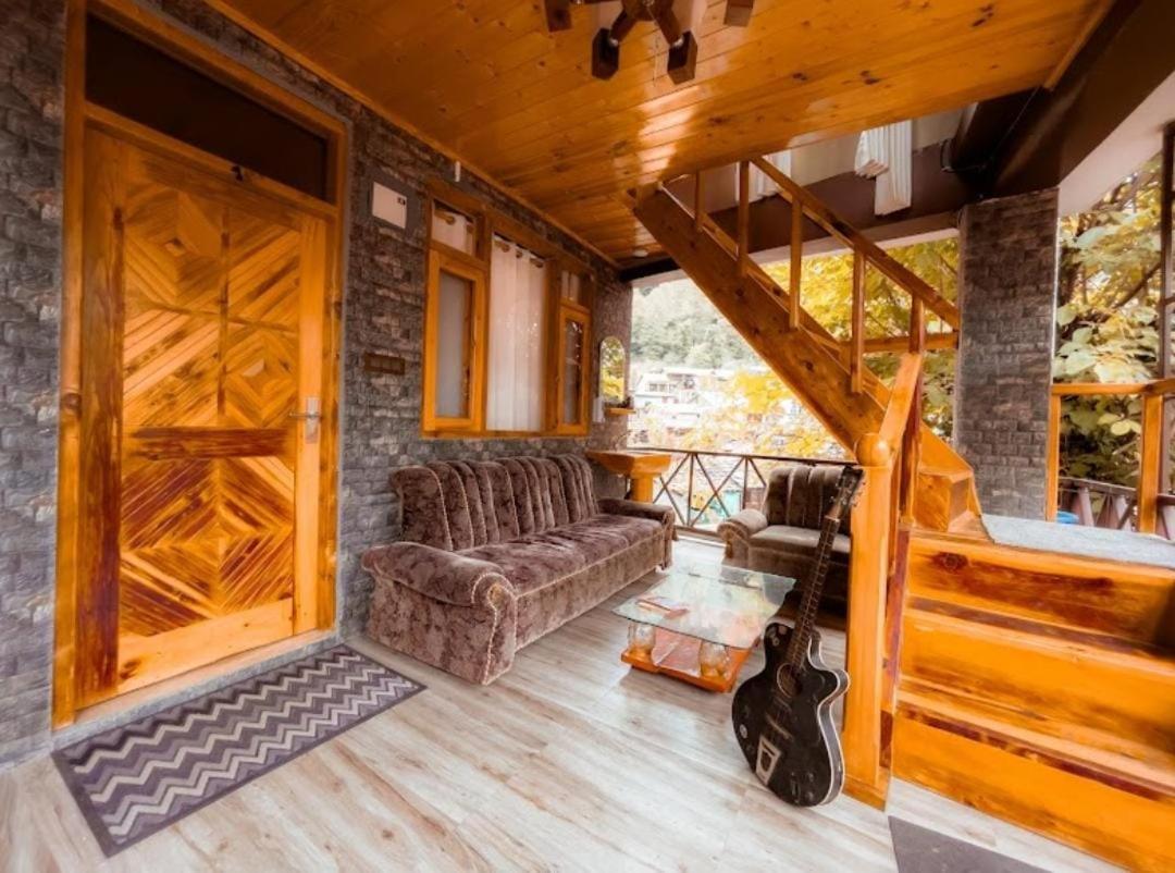 Hodophile Apartment